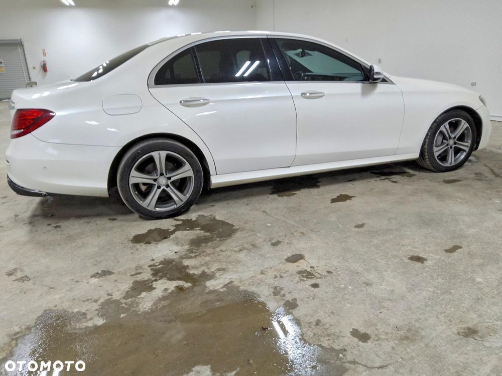 Mercedes-Benz Klasa E 300 9G-TRONIC - 5