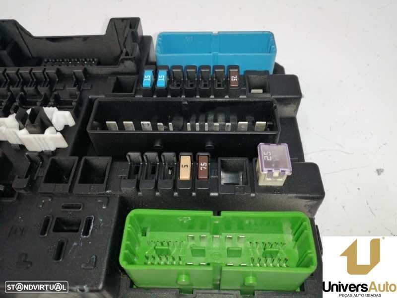 CAIXA RELÉS / FUSÍVEIS OPEL ASTRA H GTC 2006 -13222173 - 4