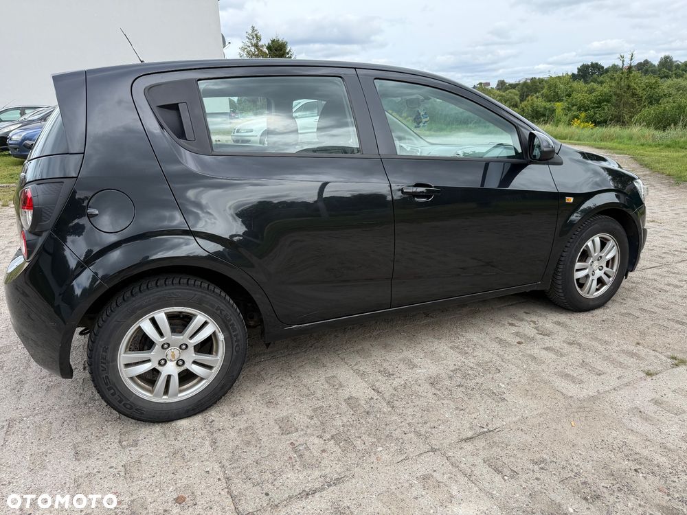 Chevrolet Aveo 1.4 16V LT - 10