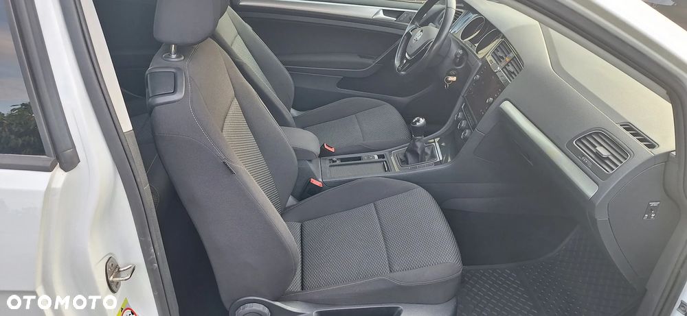 Volkswagen Golf 1.6 TDI BMT Comfortline - 11