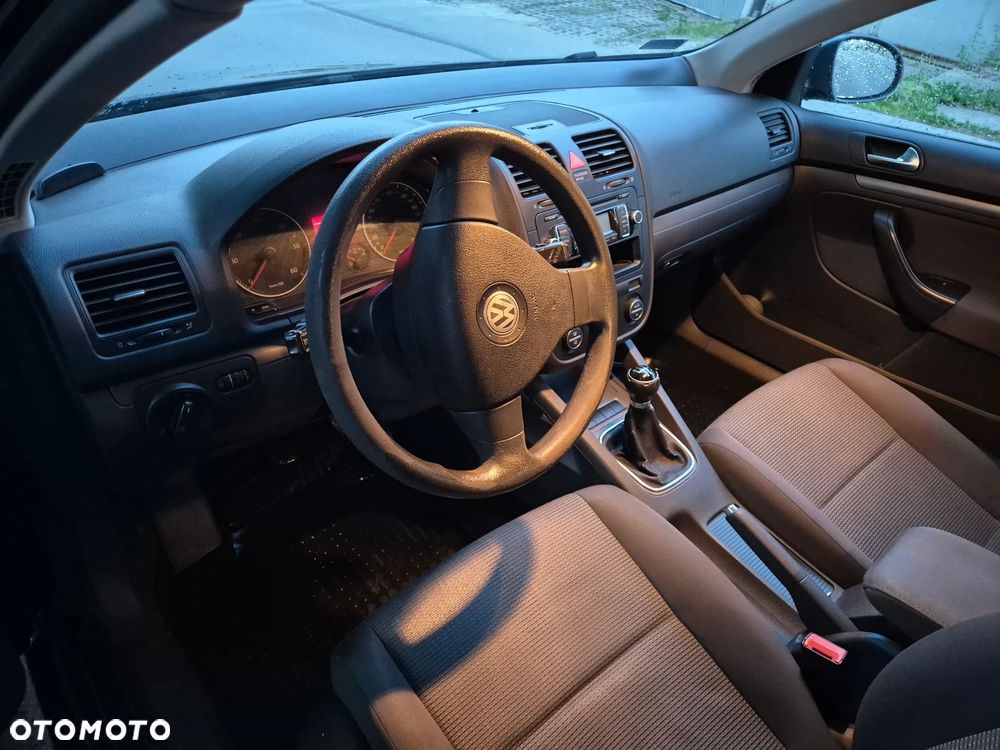 Volkswagen Golf - 5