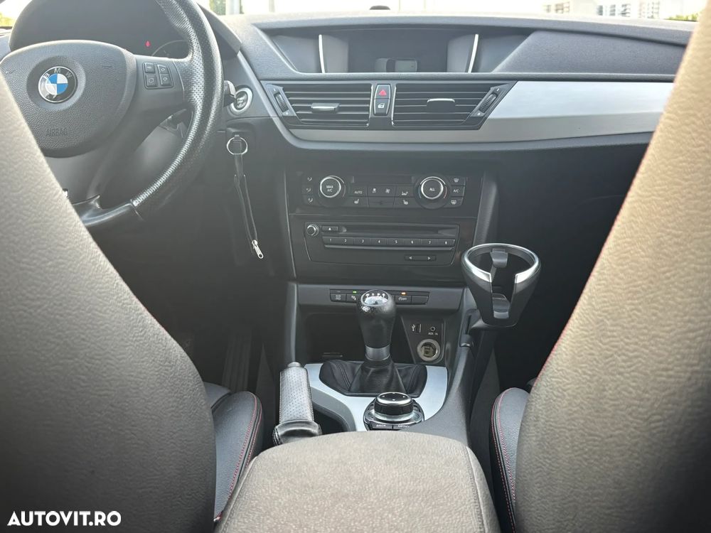 BMW X1 sDrive20d Sport Line - 11