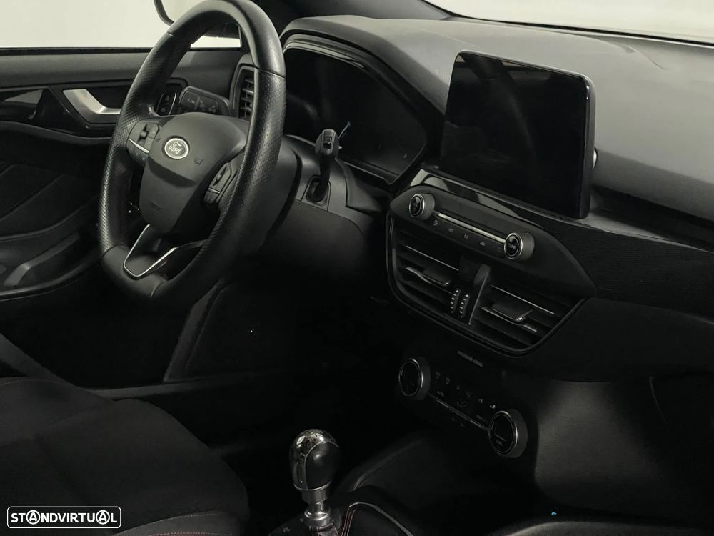 Ford Focus 1.0 EcoBoost MHEV ST-Line - 27