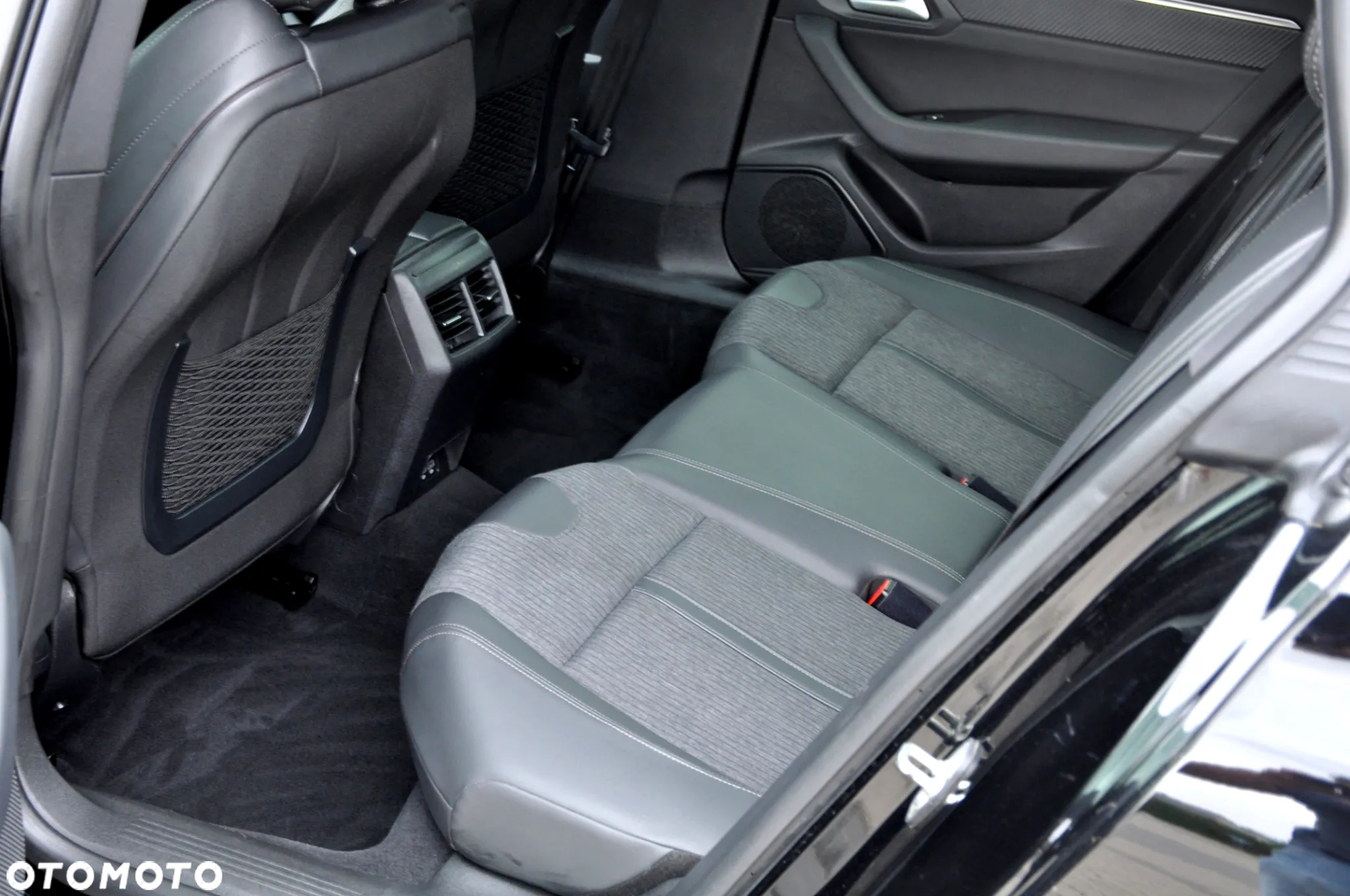Peugeot 508 SW Plug-In Hybrid 225 e-EAT8 Allure Pack - 25