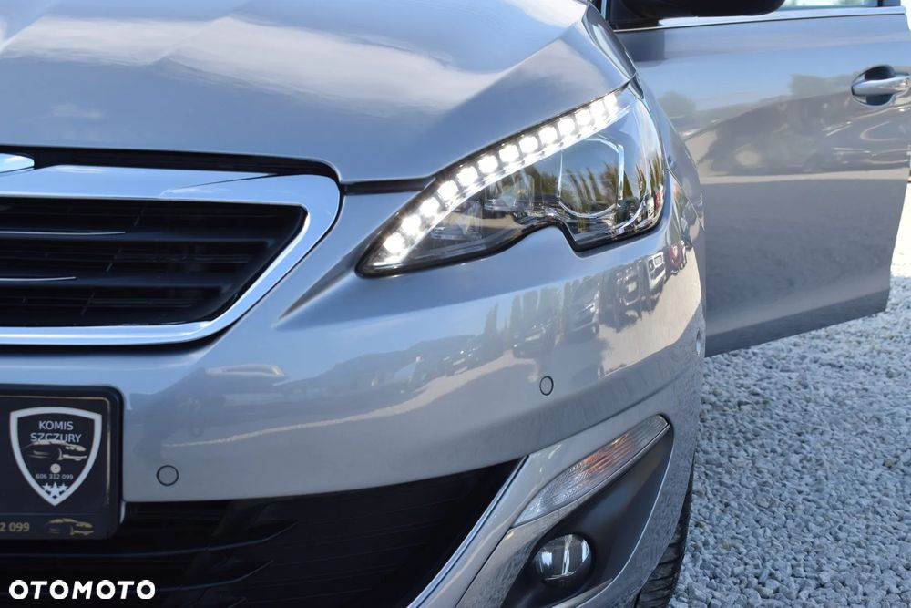 Peugeot 308 1.2 PureTech Allure S&S - 13