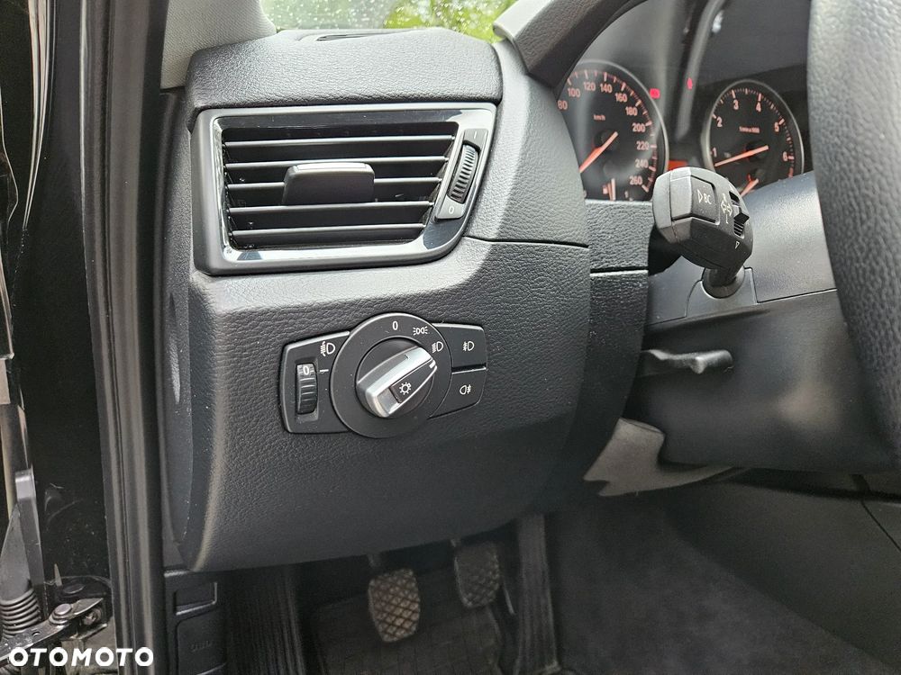 BMW X1 sDrive18i - 31