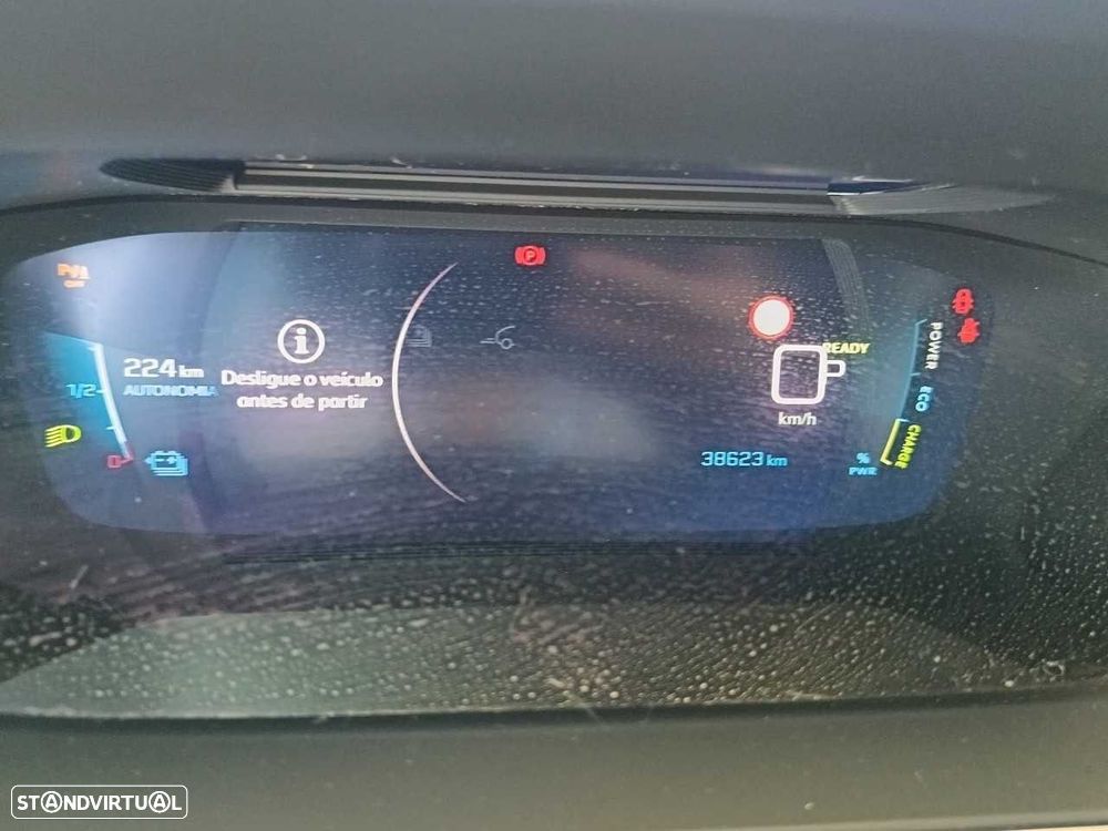 Peugeot e-2008 50 kWh GT - 15