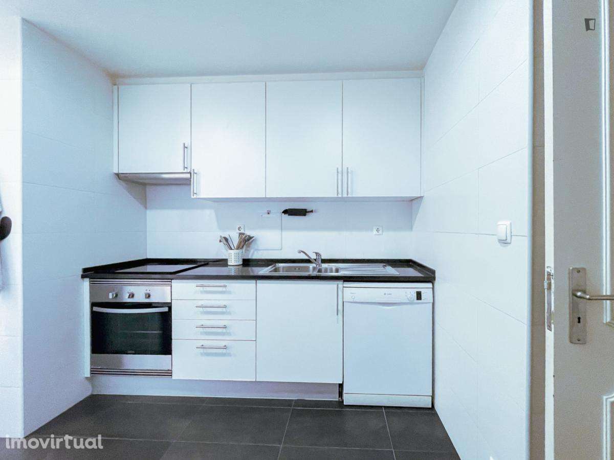 Apartamento com 4 quartos - localizado em Picoas Lisbon - Grande imagem: 2/33