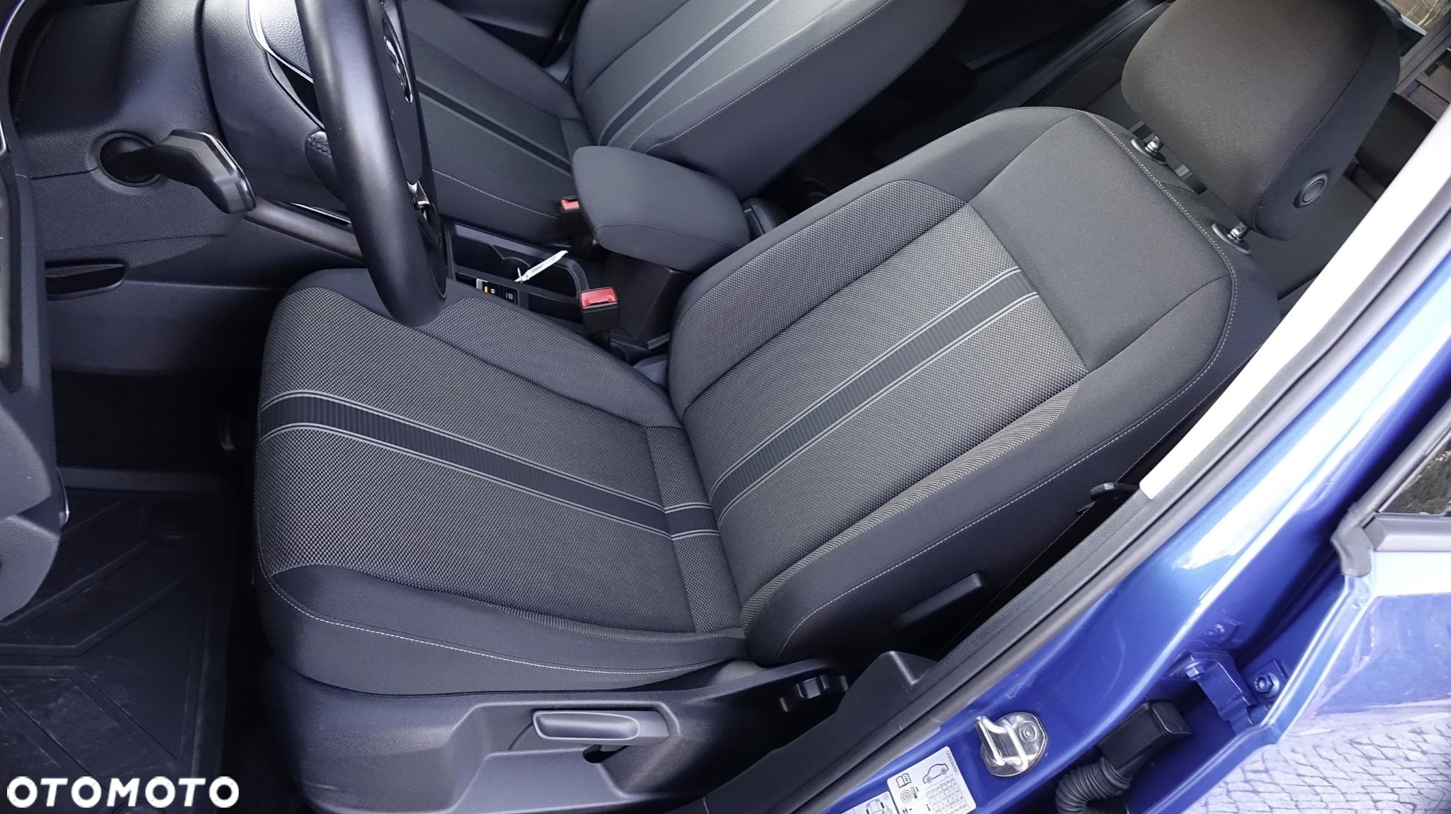 Volkswagen T-Roc - 23