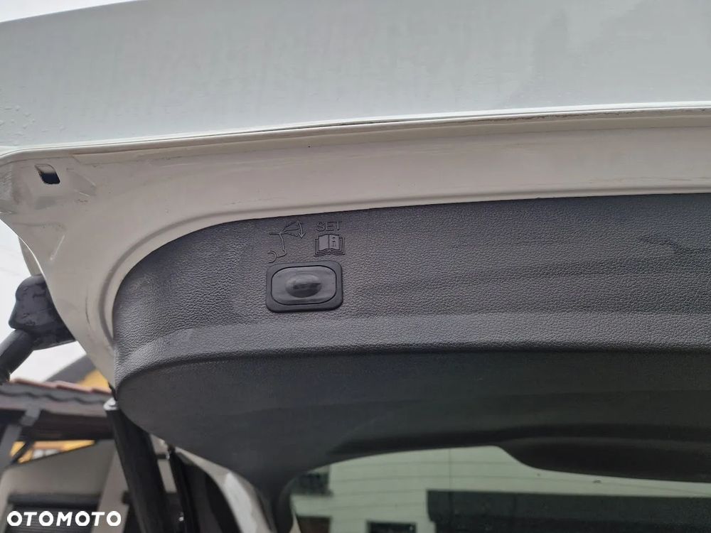 Ford Kuga 2.0 TDCi 4WD Titanium - 25