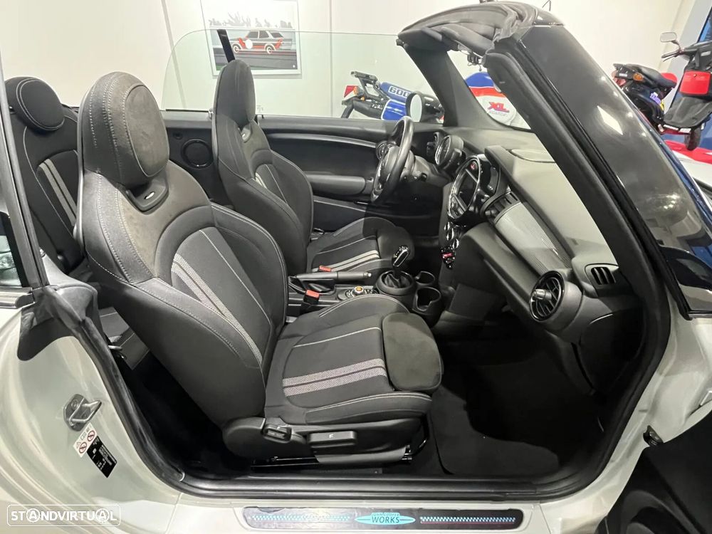 MINI Cabrio Cooper Premium Extra JCW Auto - 8