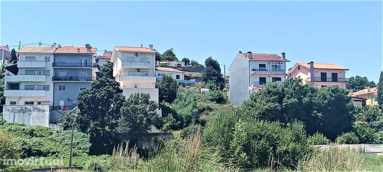 Lote para construção de moradia com 3 frentes perto do Freixo em Valbo - Grande imagem: 2/39