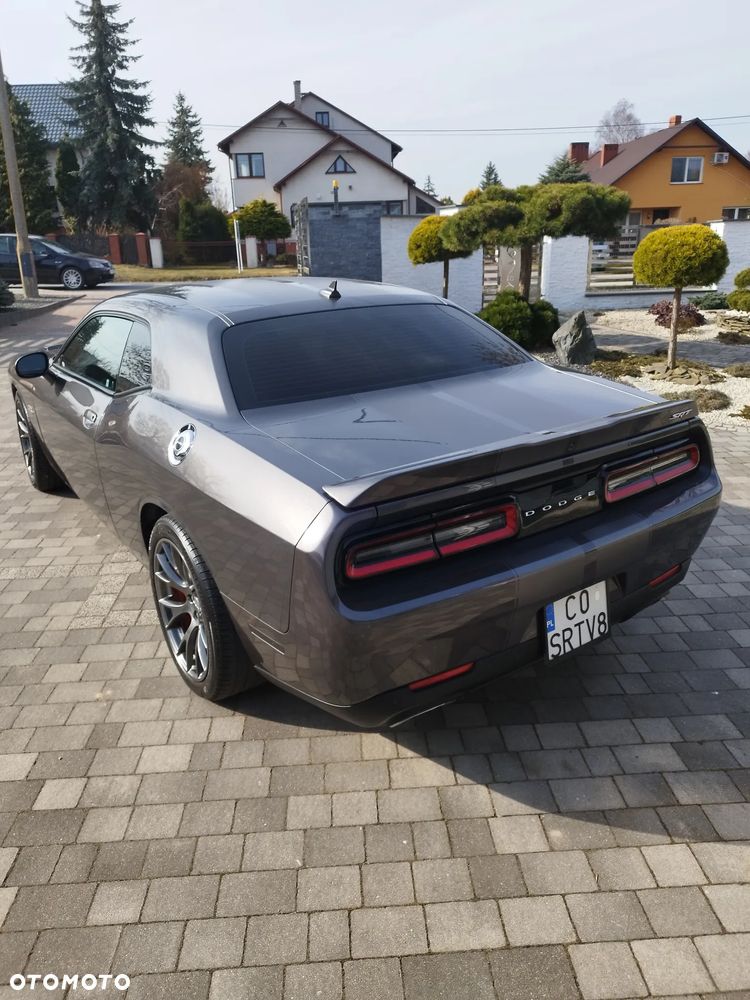 Dodge Challenger - 4