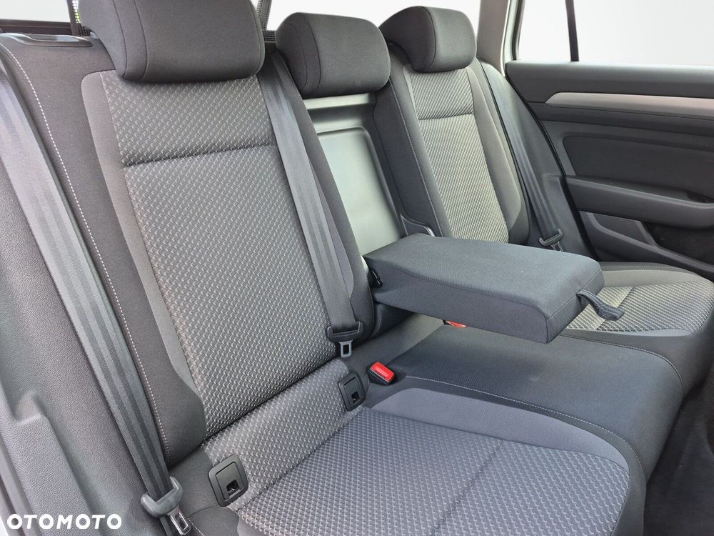 Volkswagen Passat Variant 2.0 TDI SCR Business DSG - 14