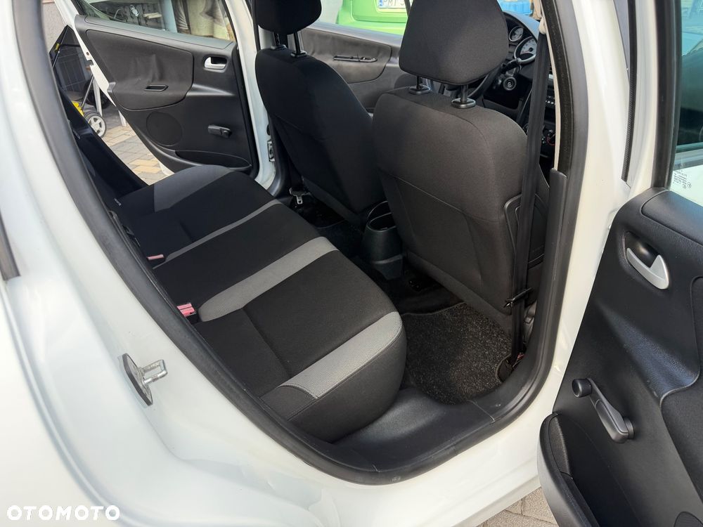 Peugeot 207 - 12