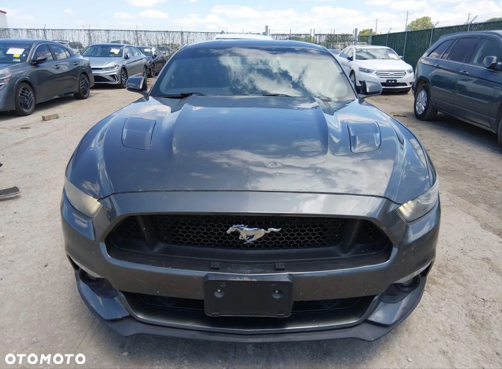 Ford Mustang 5.0 V8 GT - 5