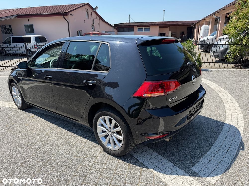 Volkswagen Golf - 12