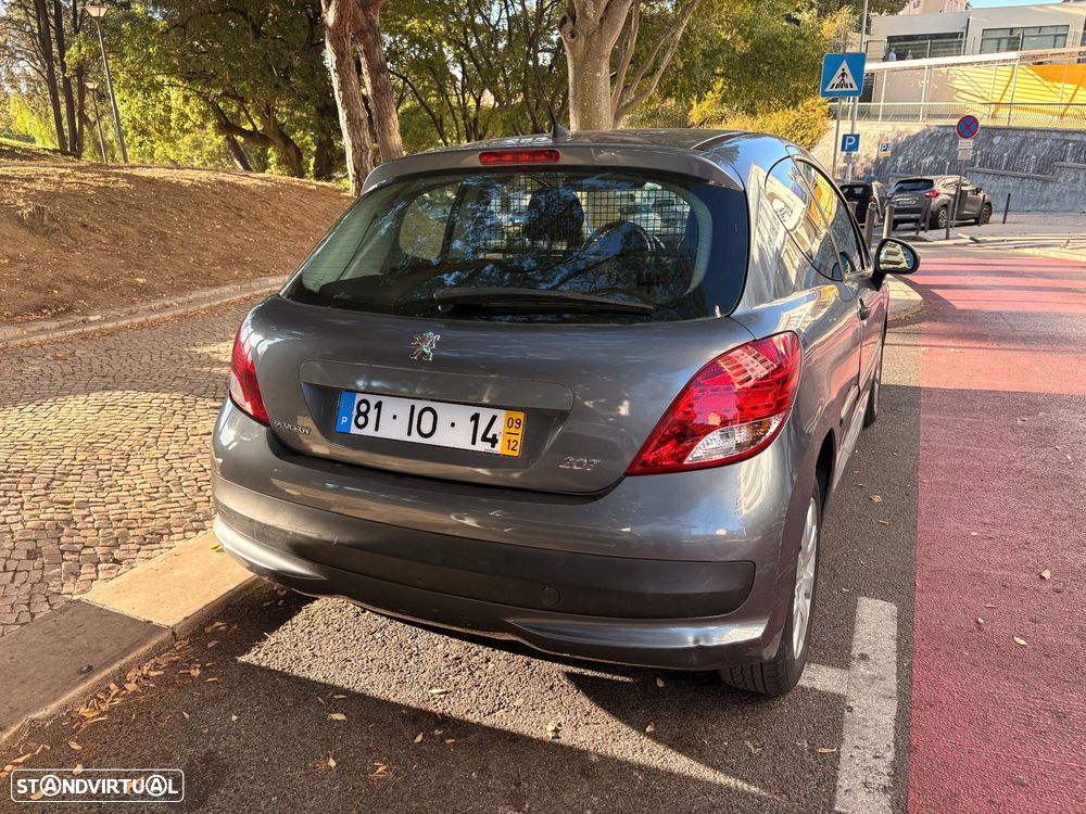 Peugeot 207 2009 photo 3