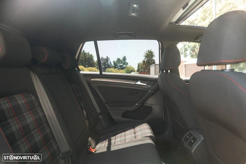 VW Golf 2.0 TSi GTi DSG Performance - 39