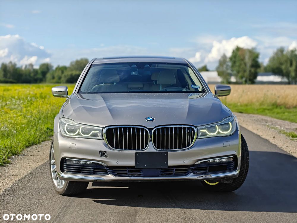 BMW Seria 7 750Li Edition Exclusive - 6