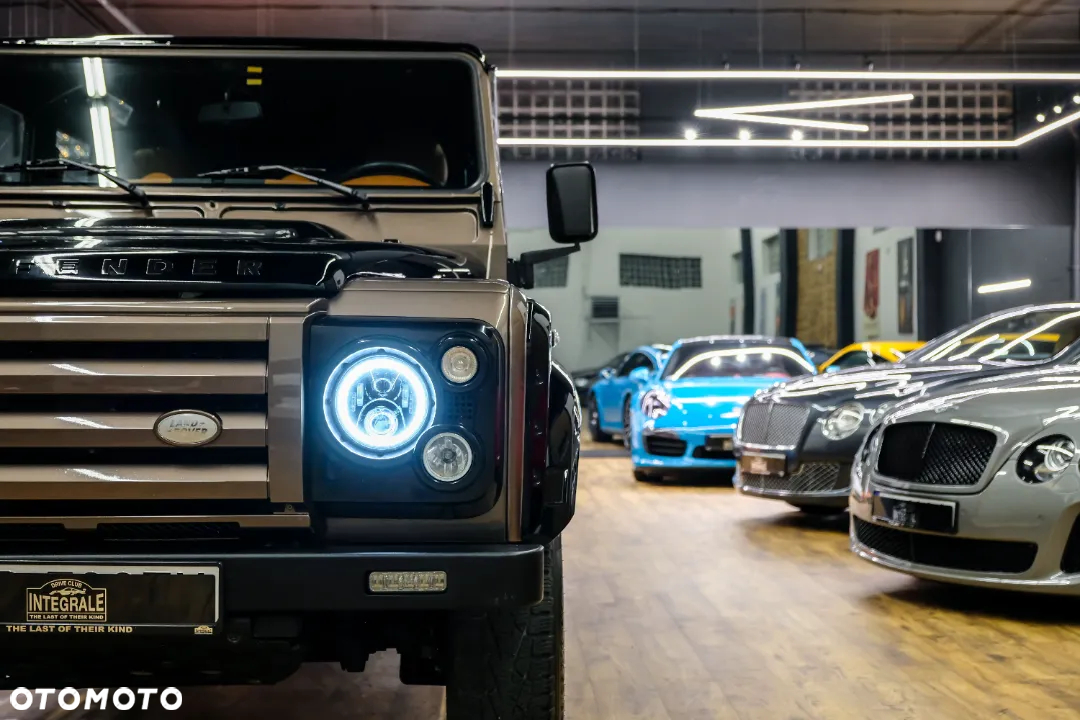 Land Rover Defender 110 2.2 TD4 SE - 32