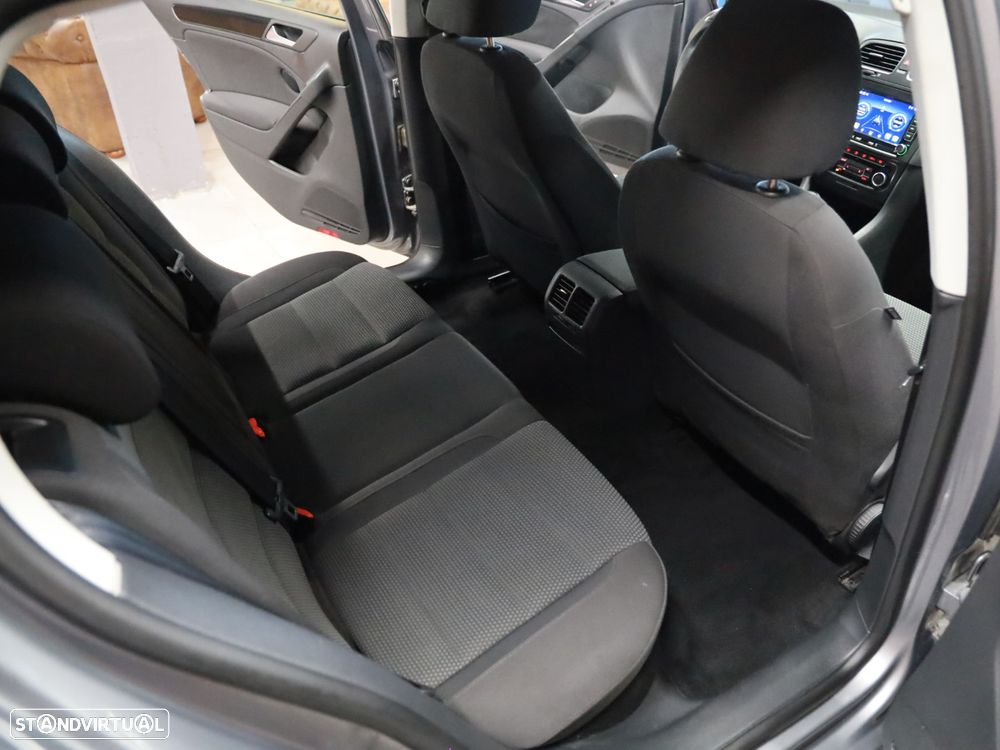 VW Golf 1.6 TDi Confortline - 24