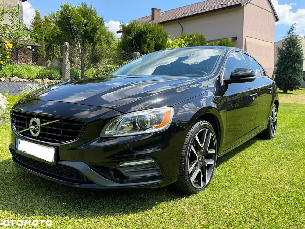 Volvo S60 T5 Drive-E Dynamic Edition (Momentum) - 1