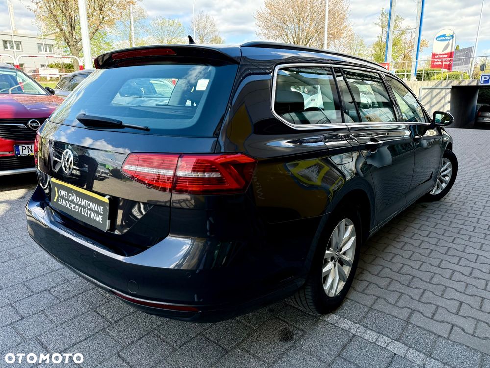 Volkswagen Passat 1.6 TDI SCR DSG Comfortline - 4