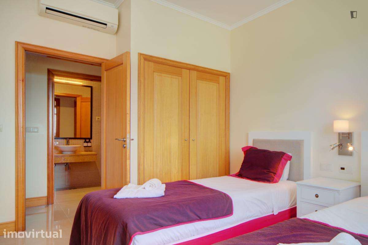 Apartamento com 2 quartos - localizado em Quarteira - Grande imagem: 3/32