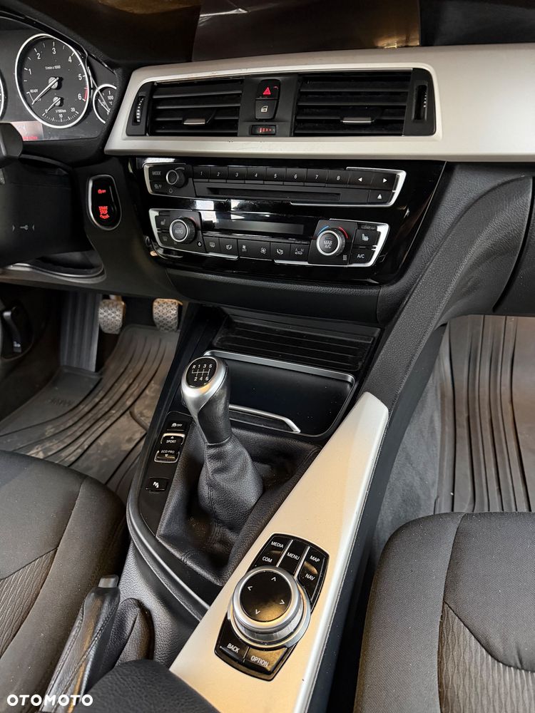 BMW Seria 3 318d Business Edition - 16