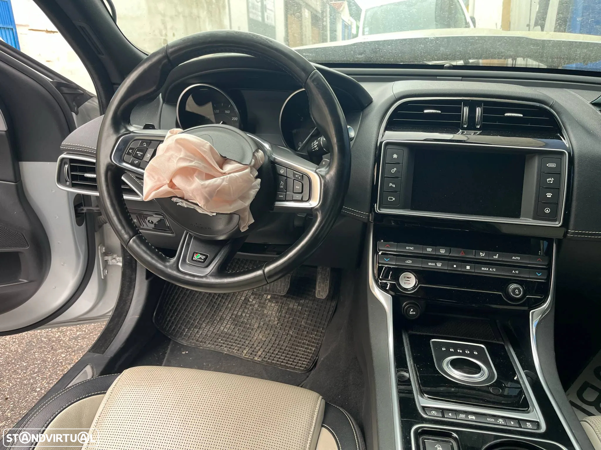 Jaguar XE X760 2.0D 2015 - 2020 (Para Peças) - 3