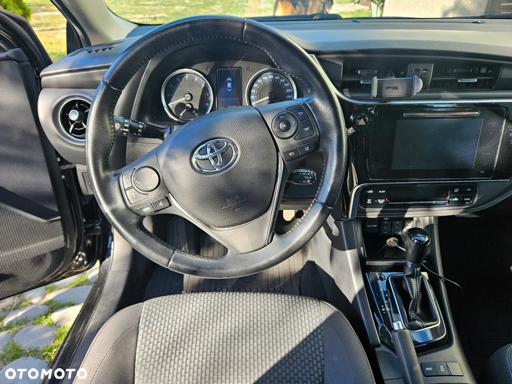 Toyota Corolla - 11