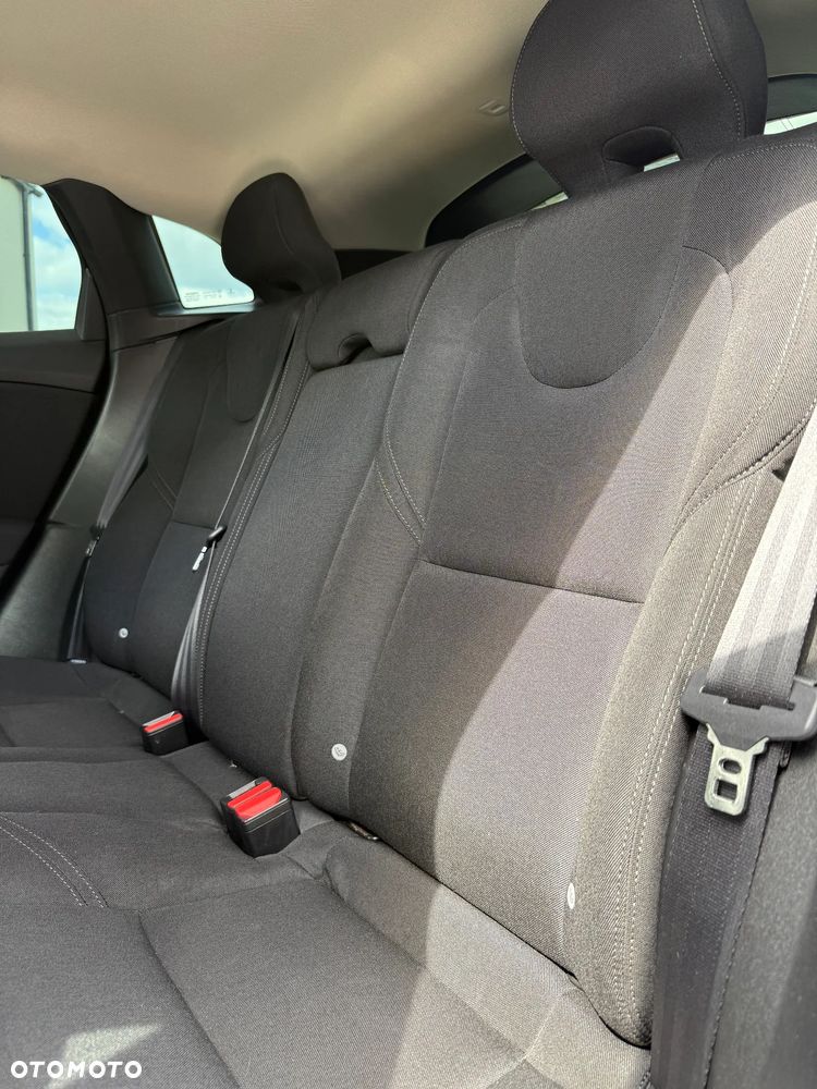 Volvo V40 D2 Kinetic - 22