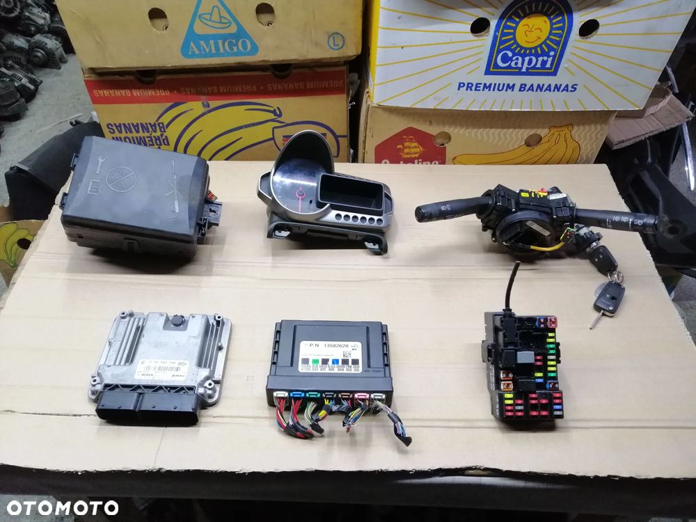 Chevrolet Aveo T300 1.3 Dizel zestaw startowy komputer Bosch 0281018383 immo licznik stacyjka i inne - 1