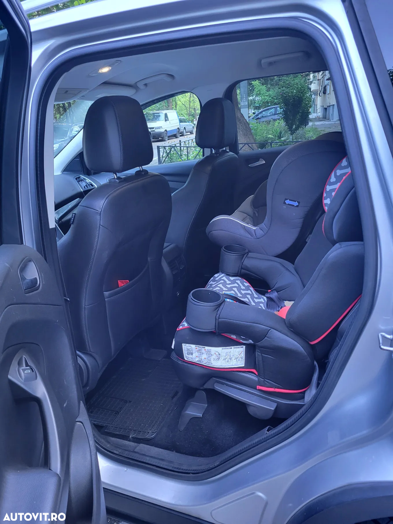 Ford Kuga 2.0 TDCi 4WD Powershift Titanium - 4