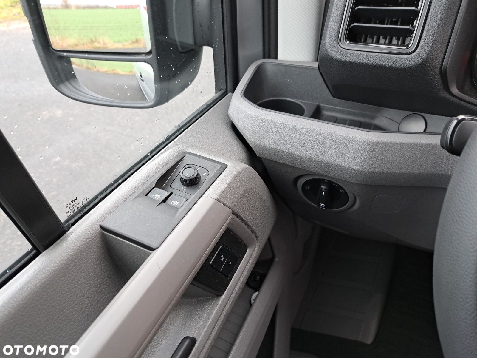 Volkswagen Crafter 35 furgon 177km Automat 3640 - 21