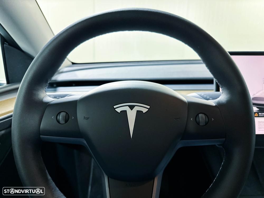 Tesla Model Y Long Range Dual Motor AWD - 44