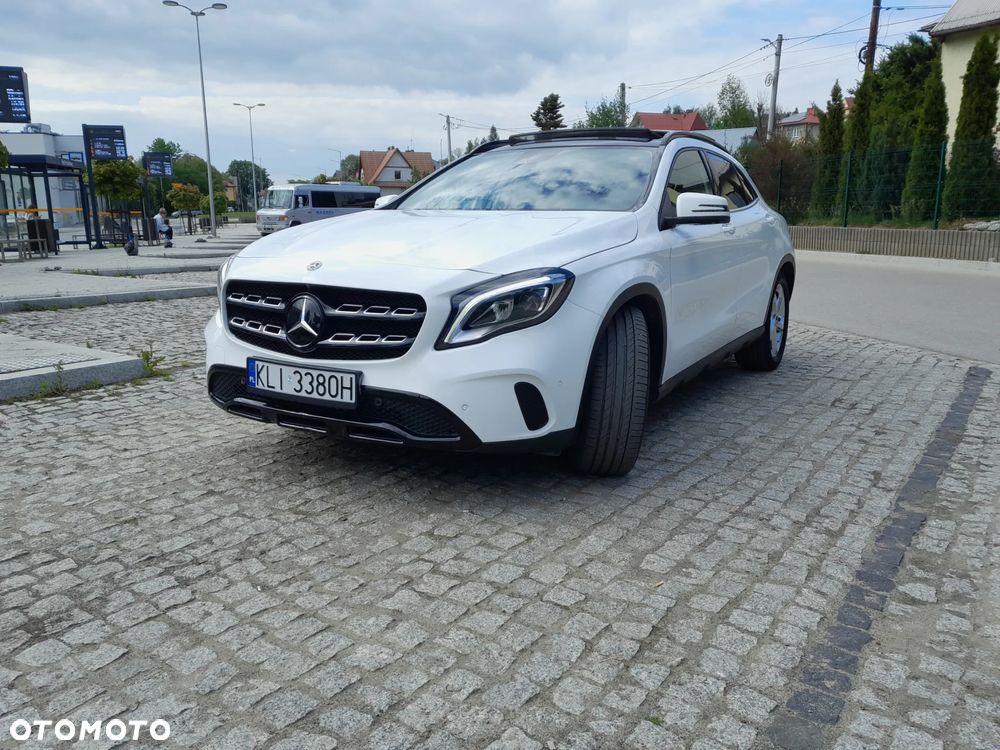 Mercedes-Benz GLA 220 4-Matic Urban - 4