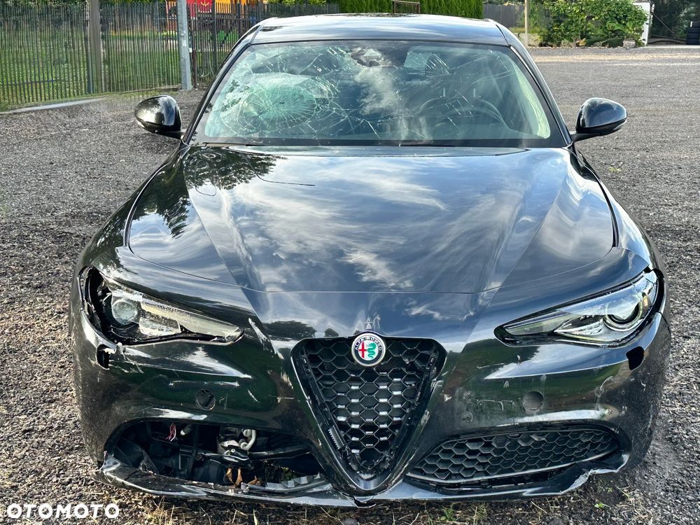 Alfa Romeo Giulia - 8
