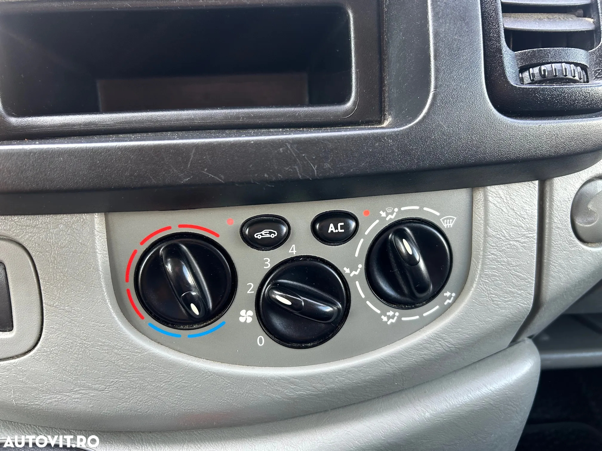 Renault Trafic - 11