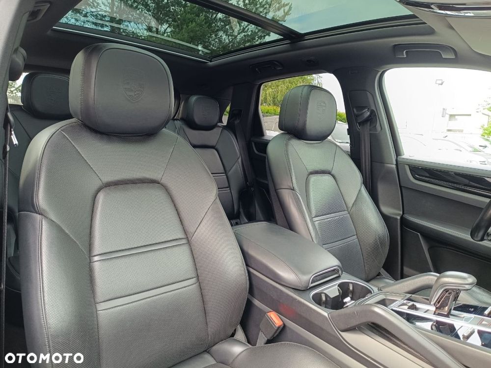 Porsche Cayenne Standard - 9