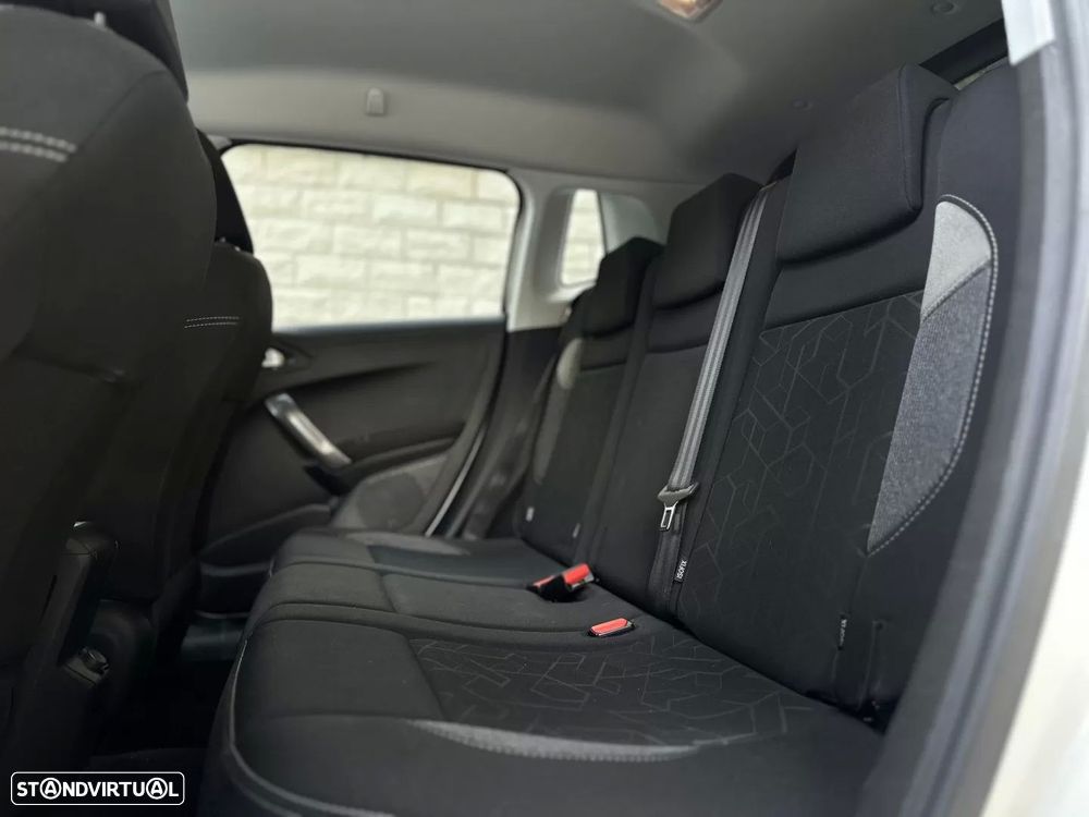 Peugeot 2008 1.2 PureTech Style - 15