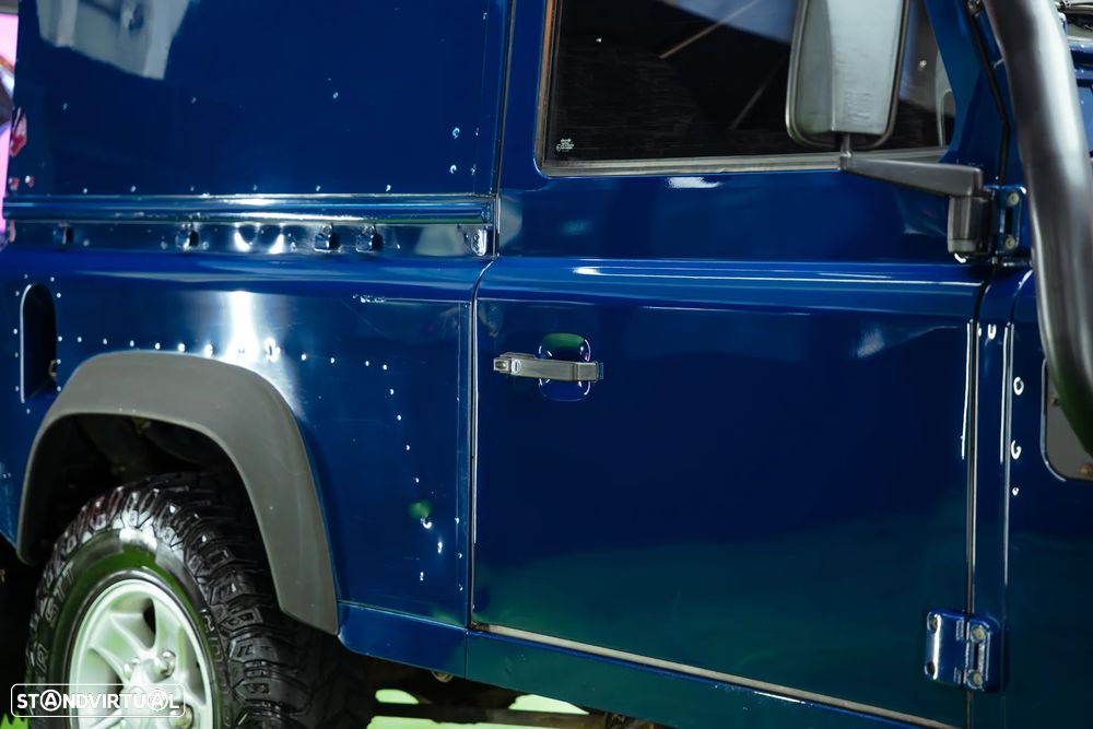 Land Rover Defender 90 2.5 TD5 Metal Top - 10