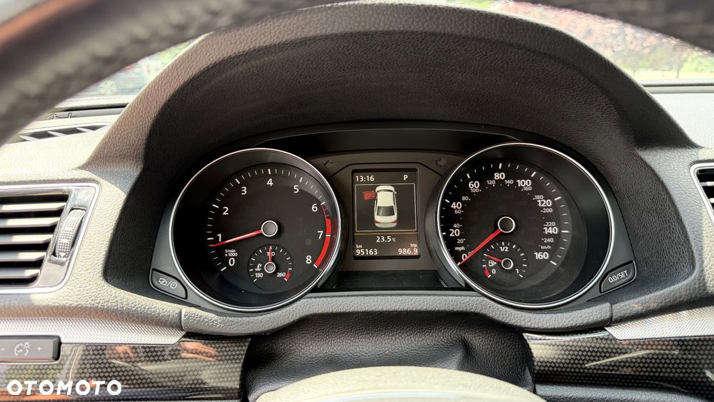 Volkswagen Passat - 23