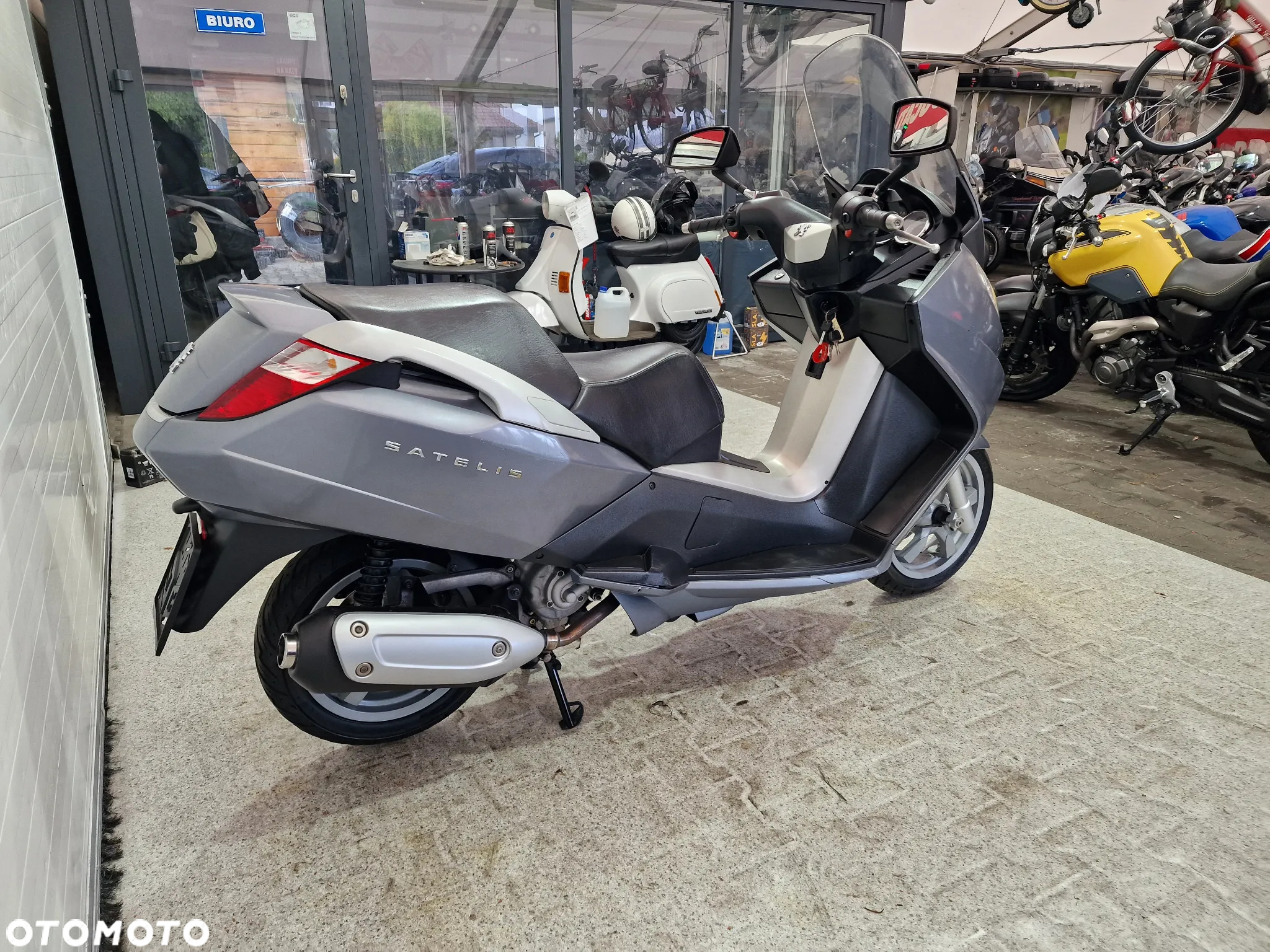 Peugeot Satelis - 14
