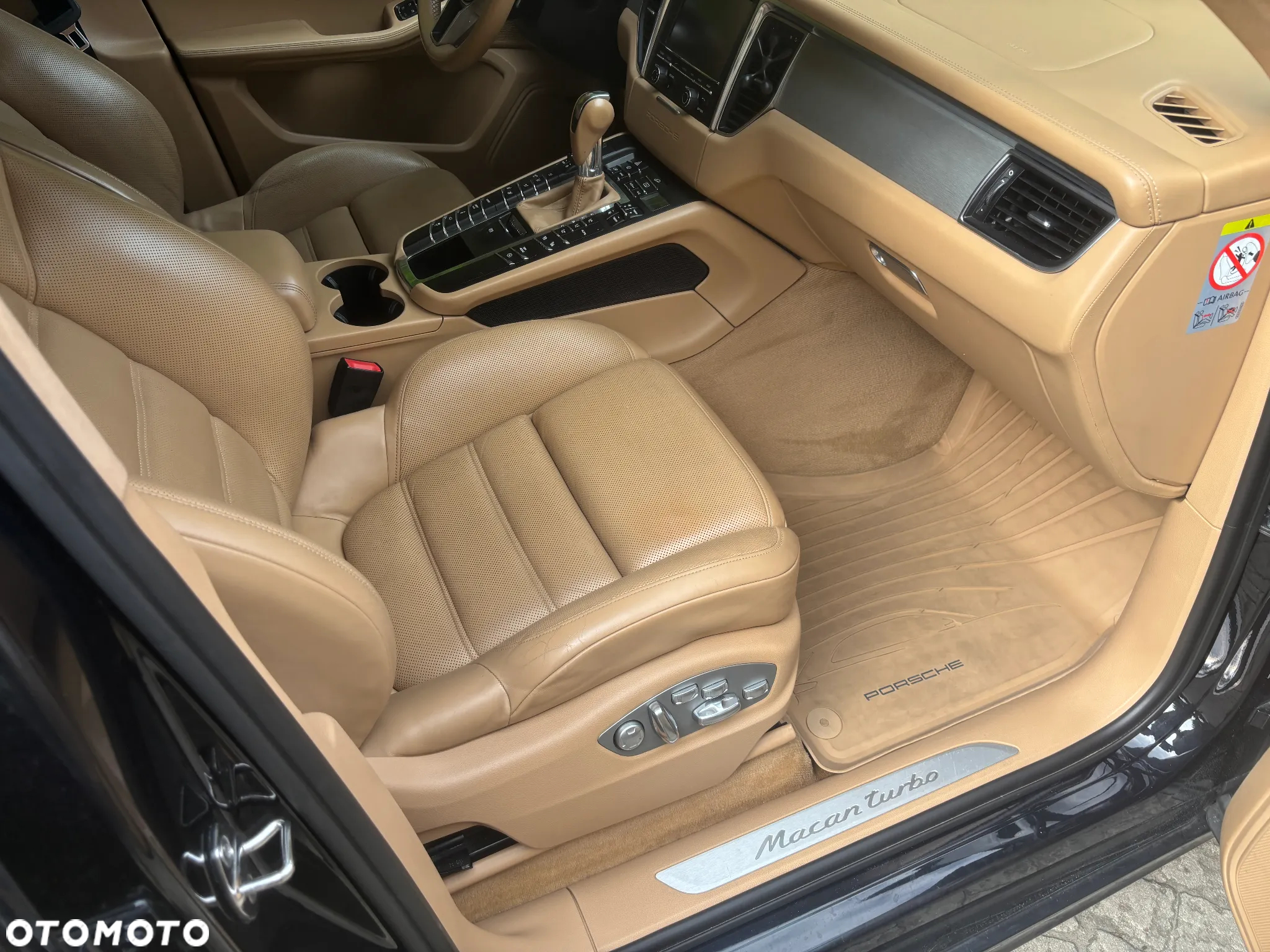 Porsche Macan Turbo - 9