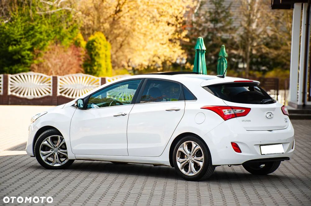 Hyundai i30 blue 1.6 CRDi Trend - 16