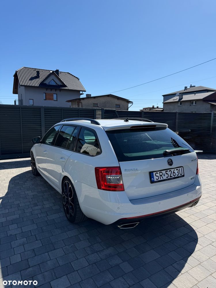 Skoda Octavia 2.0 TDI DSG RS - 8