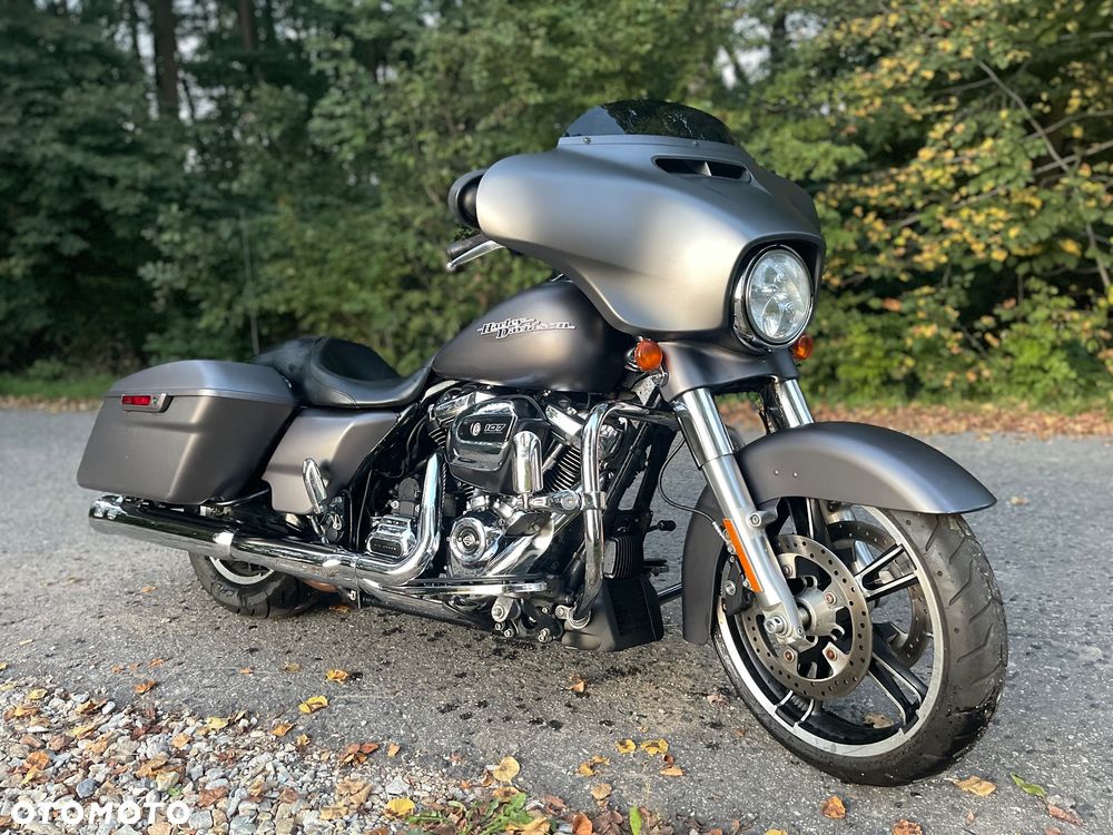 Harley-Davidson Touring Street Glide - 1