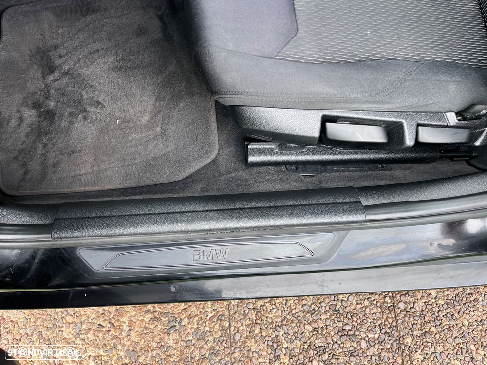 BMW 320 d Touring Aut. Sport Line - 28